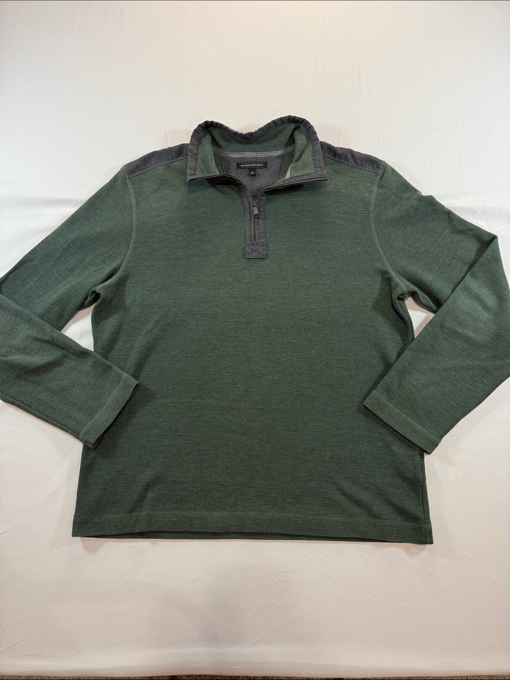 Banana Republic Green Quarter-Zip Pullover with Dark Trim XL
